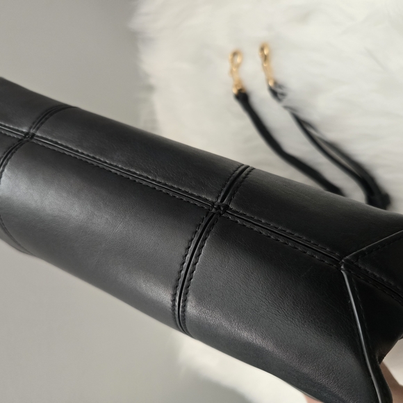 Tory Burch Black Leather Bag - Picture 4 of 11